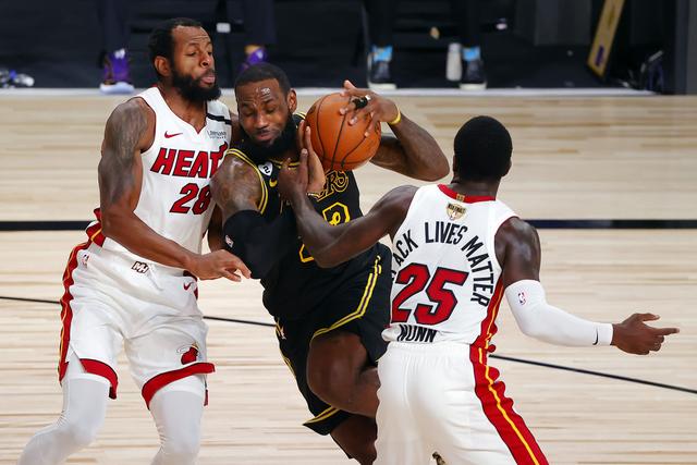 约克在倒地 约克在倒地