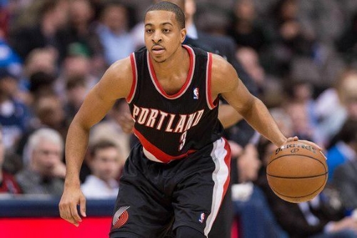 在此背景下 在此背景下