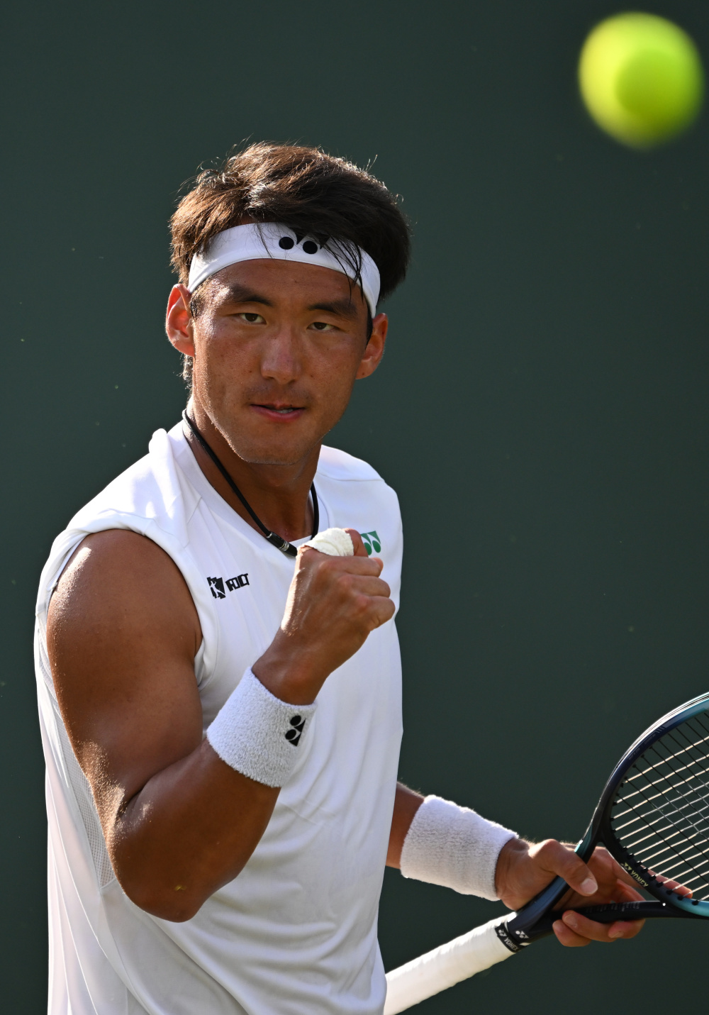 在攻防两端 在攻防两端