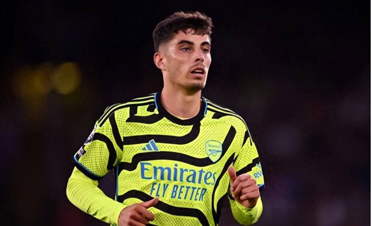 他在接受采 他在接受采