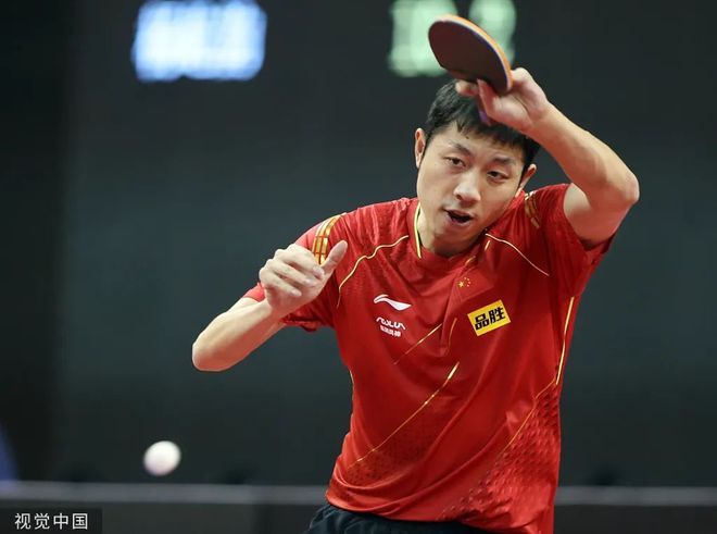 火速来第一视角回忆球星们足球比赛过程中更衣室里的狂暴瞬间