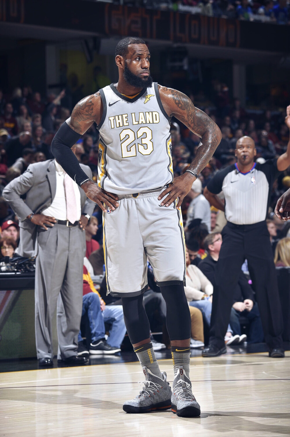 防守端的三 防守端的三