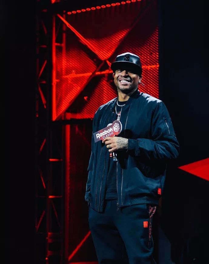 同时突出本 同时突出本