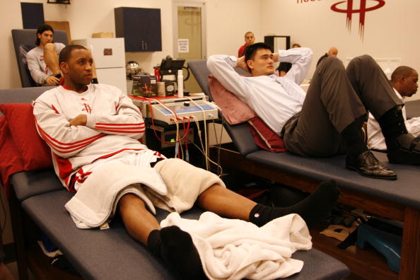 供球队与青 供球队与青